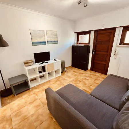 The Crow Seaside I * Parede