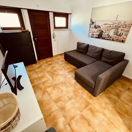 The Crow Seaside I * Parede