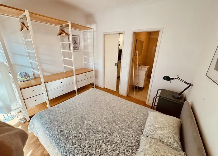 The Crow Seaside I *